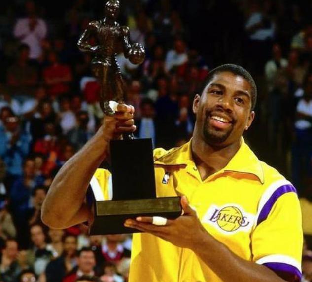 英媒：热刺或许会考虑针对波罗的报价，他们的要价超6000万镑