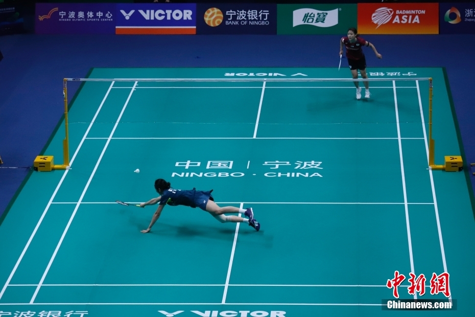 次局艰难挽救局点！石宇奇2-0击败周天成 晋级男单决赛