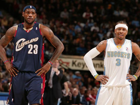 C罗在沙特联赛首秀中上演绝杀，以一记精彩倒钩射门击败对手，助力利雅得胜利领跑积分榜。