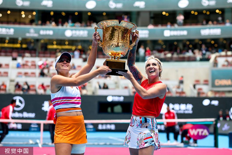 勇士104-96鹈鹕，巴特勒24+8+10，格林9中0，锡安25分